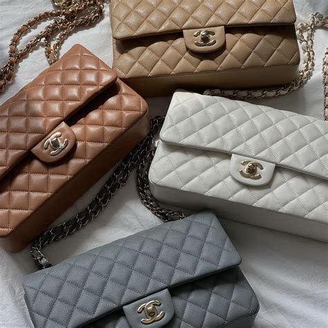 bolsas de mano marca chanel|Chanel tote bag price 2023.